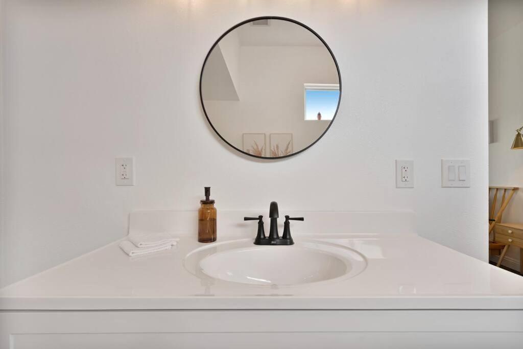 Beautiful Newly Remodeled Home, Near Jt Park Joshua Tree Eksteriør bilde