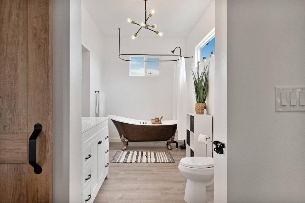 Beautiful Newly Remodeled Home, Near Jt Park Joshua Tree Eksteriør bilde
